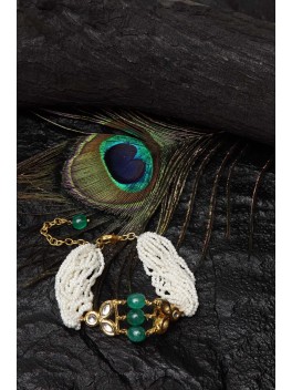 Elegant Beaded Bracelet With Gemstone Accents