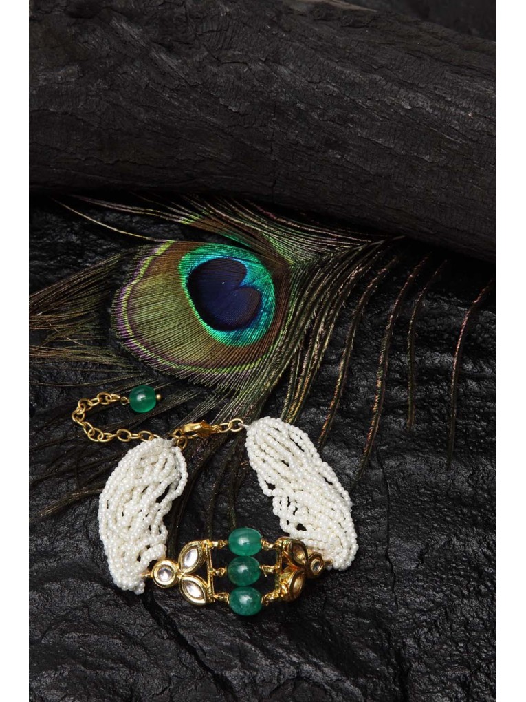 Elegant Beaded Bracelet With Gemstone Accents