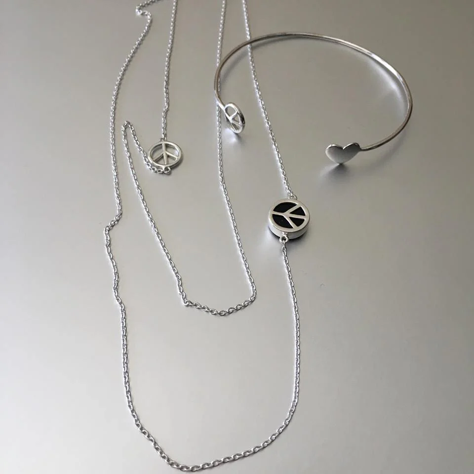 Elegant Peace Sign Chain Necklace