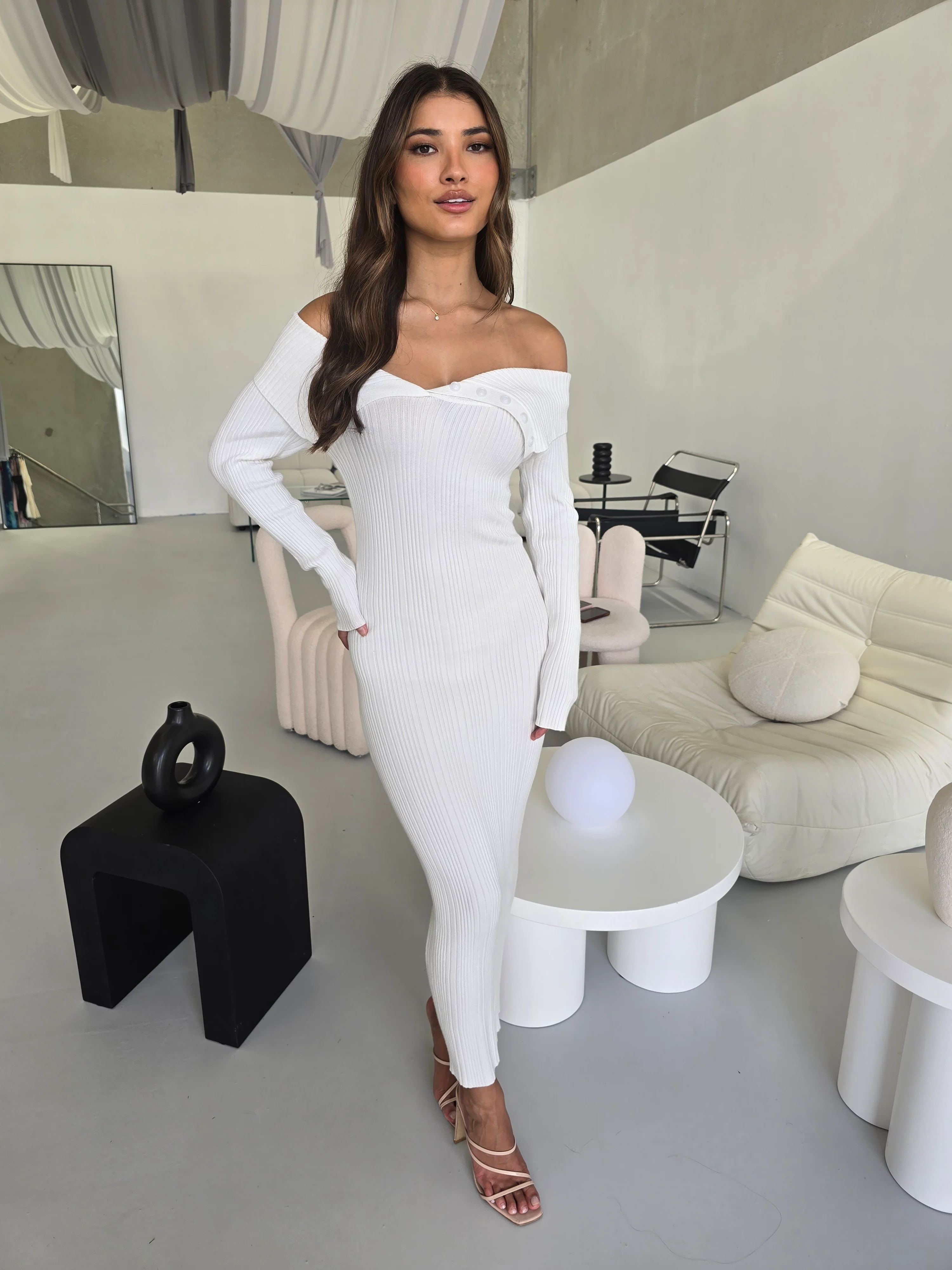 Elegant Off-Shoulder Ribbed Knit Dress