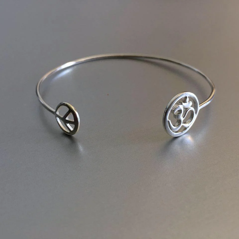 Elegant Peace Sign Chain Necklace